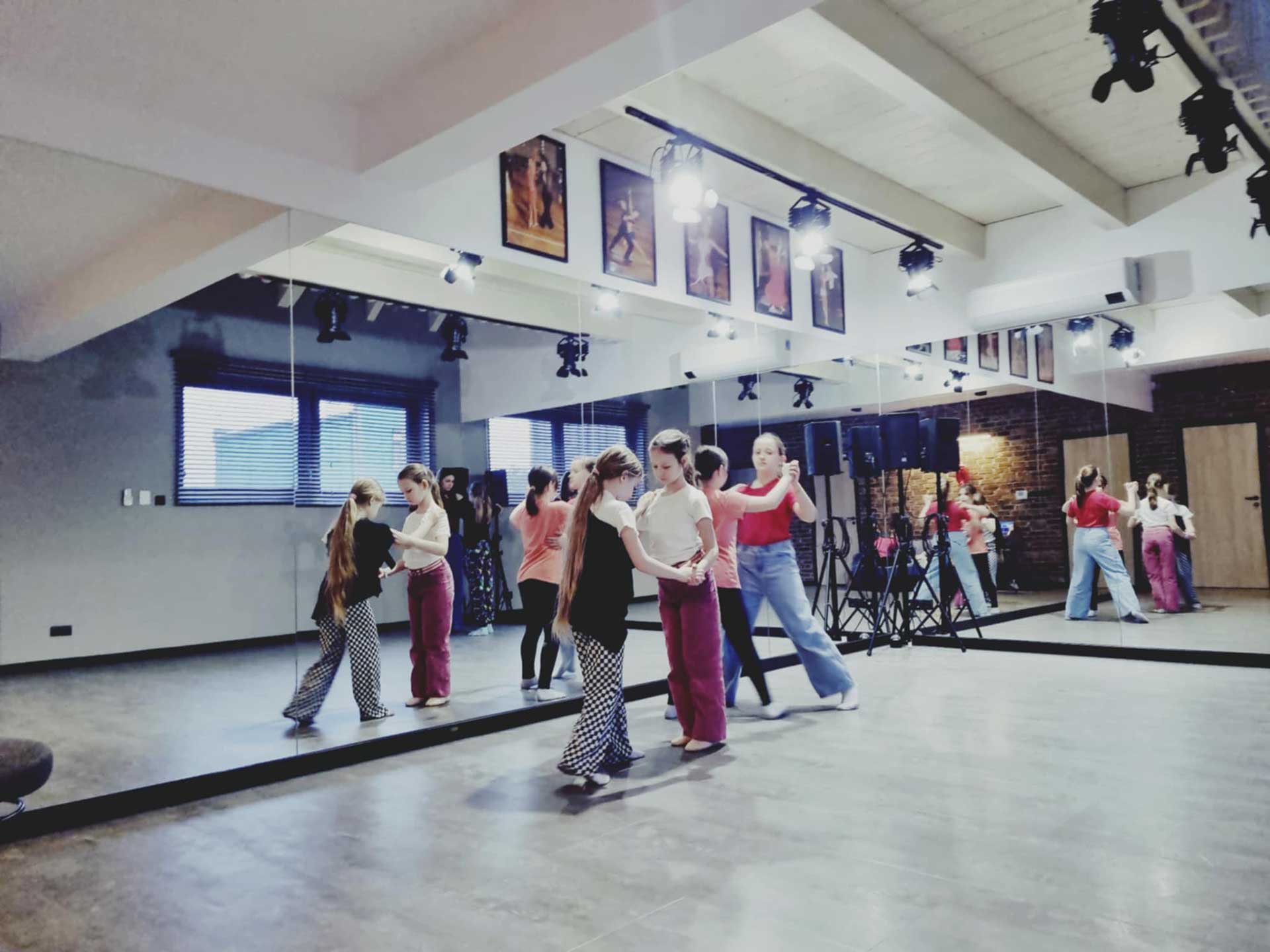 Dance Kids 5–7 — Copacabana Szkoła Tańca